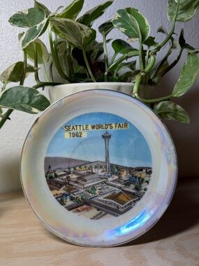 Seattle World's Fair 1962 Iridescent Collectible Plate lustfeware space needle